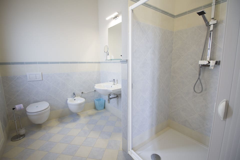 Deluxe Double Room, Balcony, Sea Facing | Bathroom | Shower, rainfall showerhead, hair dryer, bidet