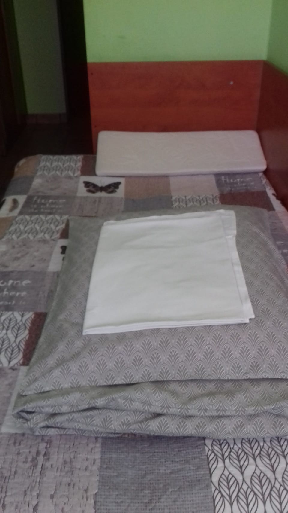 Double Room, Shared Bathroom | Free WiFi, bed sheets
