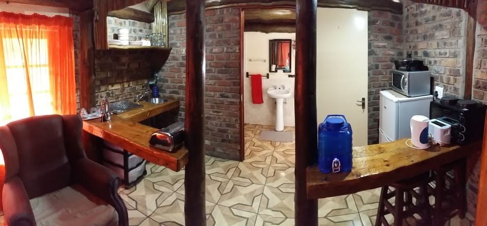 Twin Room | Private kitchen | Full-size fridge, microwave, oven, stovetop