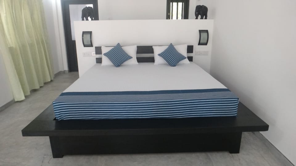 Deluxe Double Room, Multiple Beds, Non Smoking | Room amenity