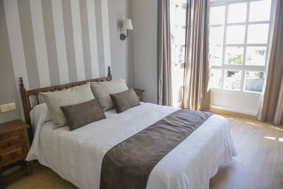 Double or Twin Room | Desk, blackout drapes, free cribs/infant beds, free WiFi