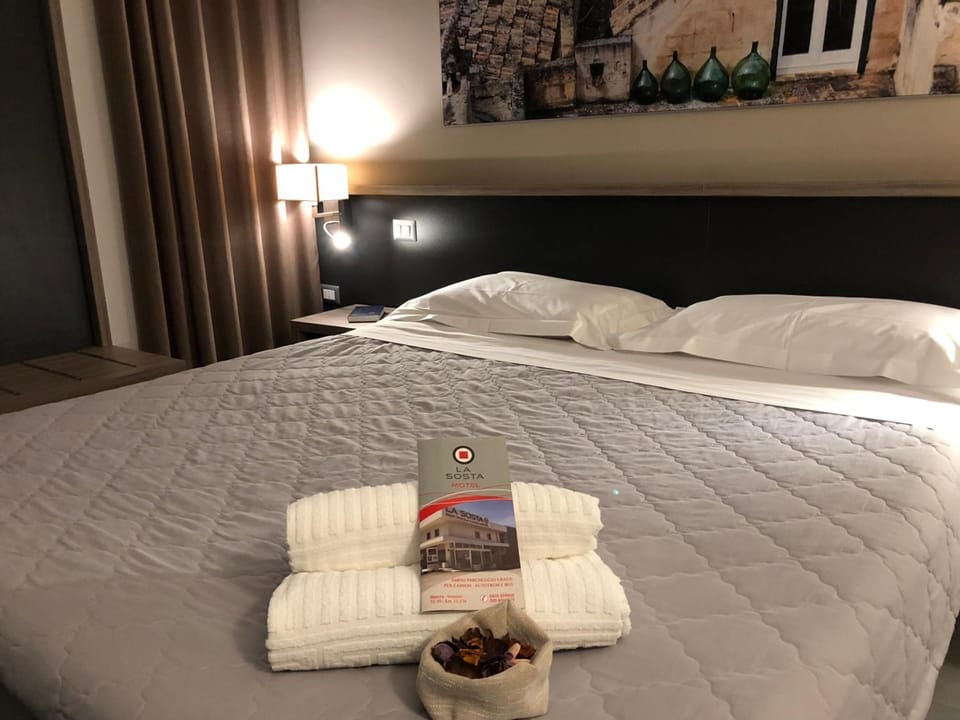 Premium bedding, desk, soundproofing, free WiFi