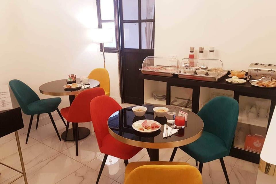 Daily continental breakfast for a fee