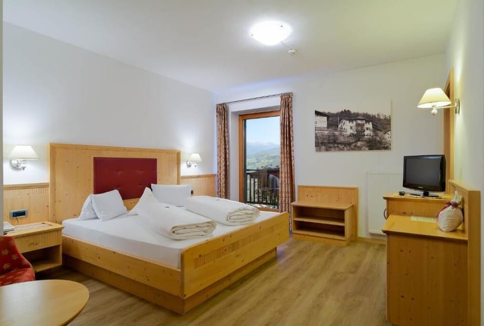 In-room safe, desk, free cribs/infant beds, free WiFi