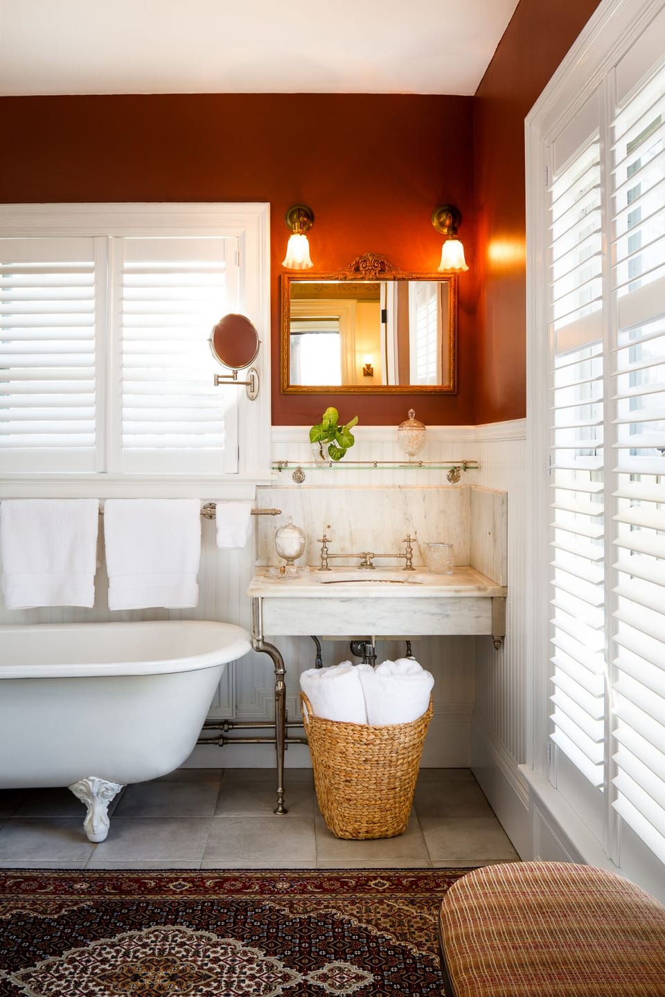 Dogwood | Bathroom | Free toiletries, hair dryer, towels
