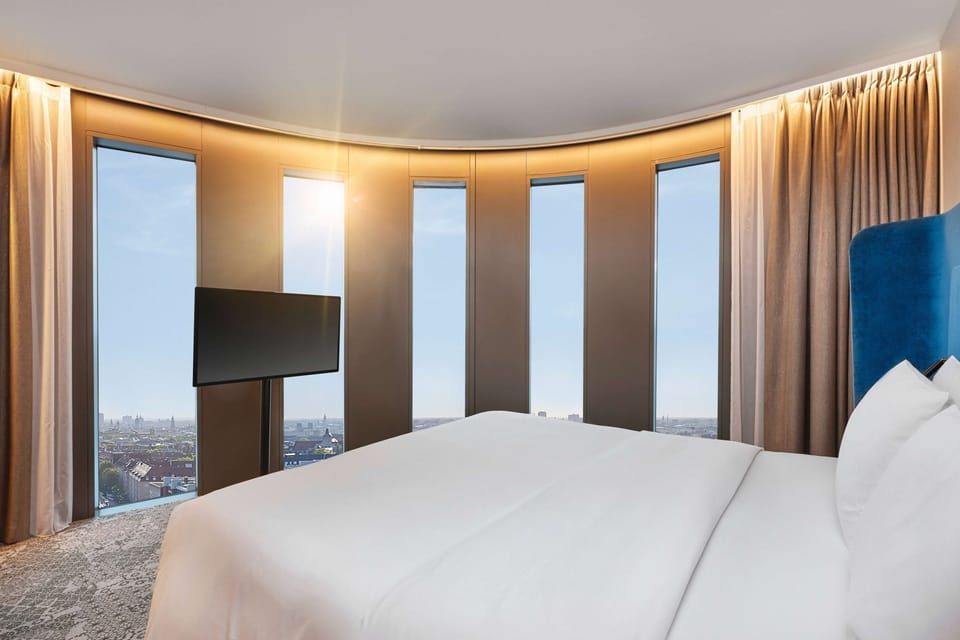Panoramic Room | Egyptian cotton sheets, premium bedding, minibar (free items)