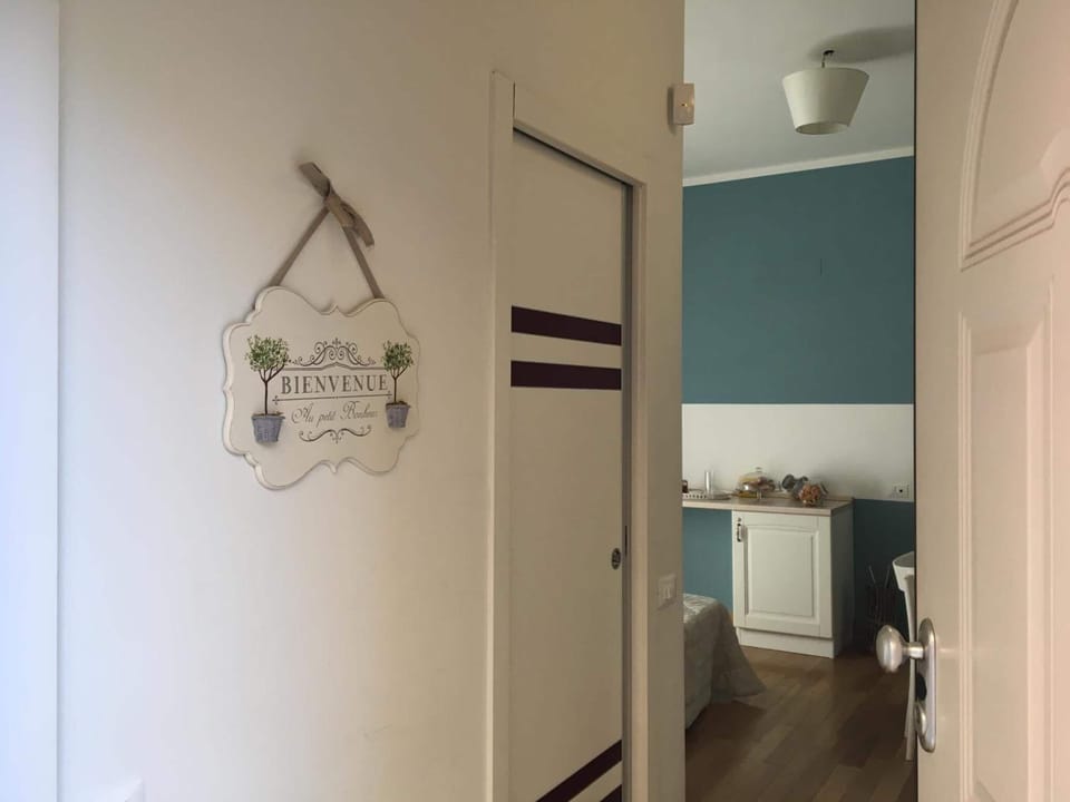 Desk, iron/ironing board, cribs (surcharge), rollaway beds (surcharge)