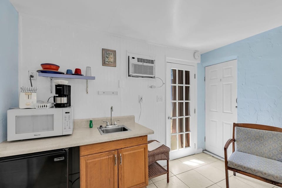 Economy Double Room, Ensuite | Private kitchen