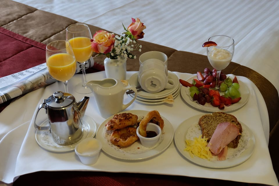 Deluxe Single Room | In-room safe, desk, soundproofing, iron/ironing board