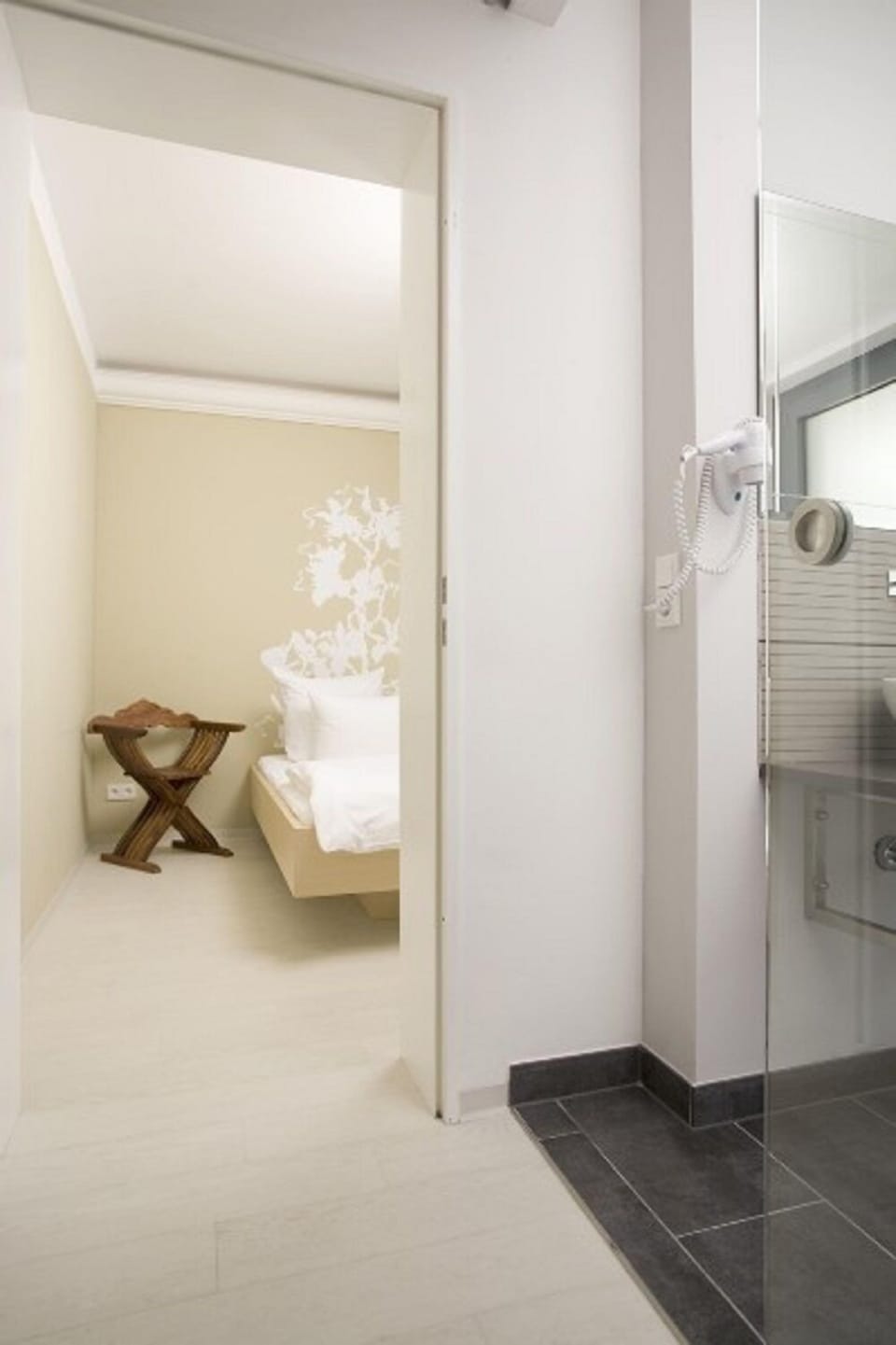 Double Room | Desk, soundproofing, cribs (surcharge), WiFi (free)