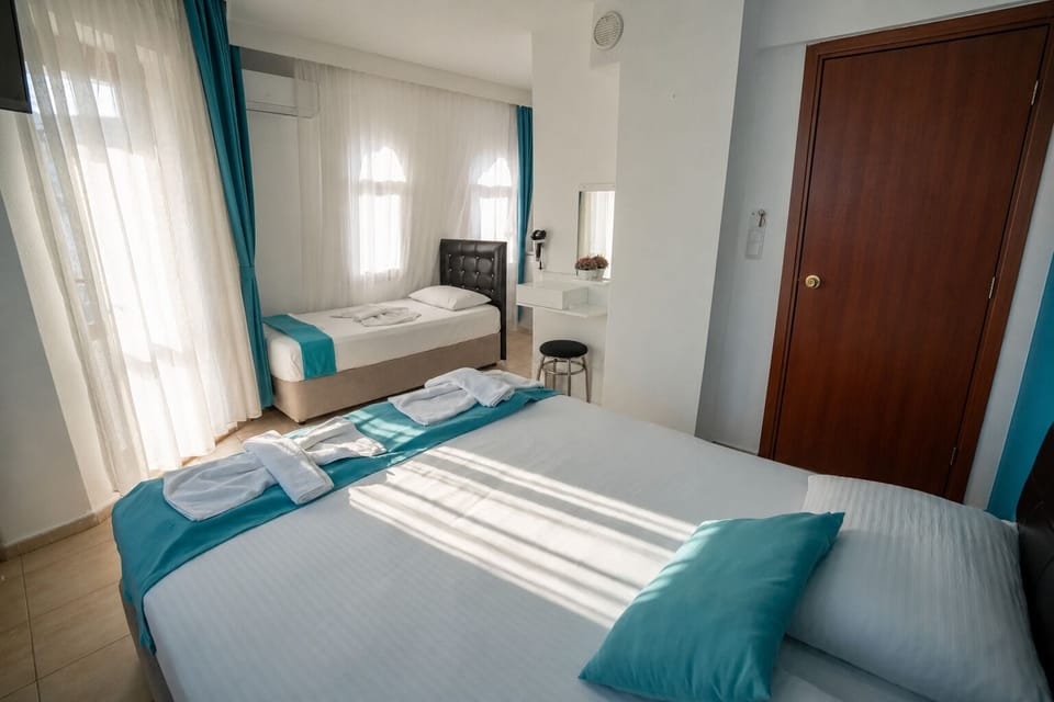 Premium bedding, in-room safe, desk, laptop workspace