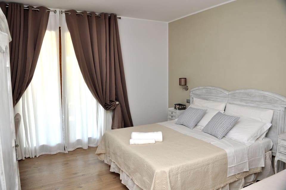 Triple Room | In-room safe, individually furnished, desk, blackout drapes