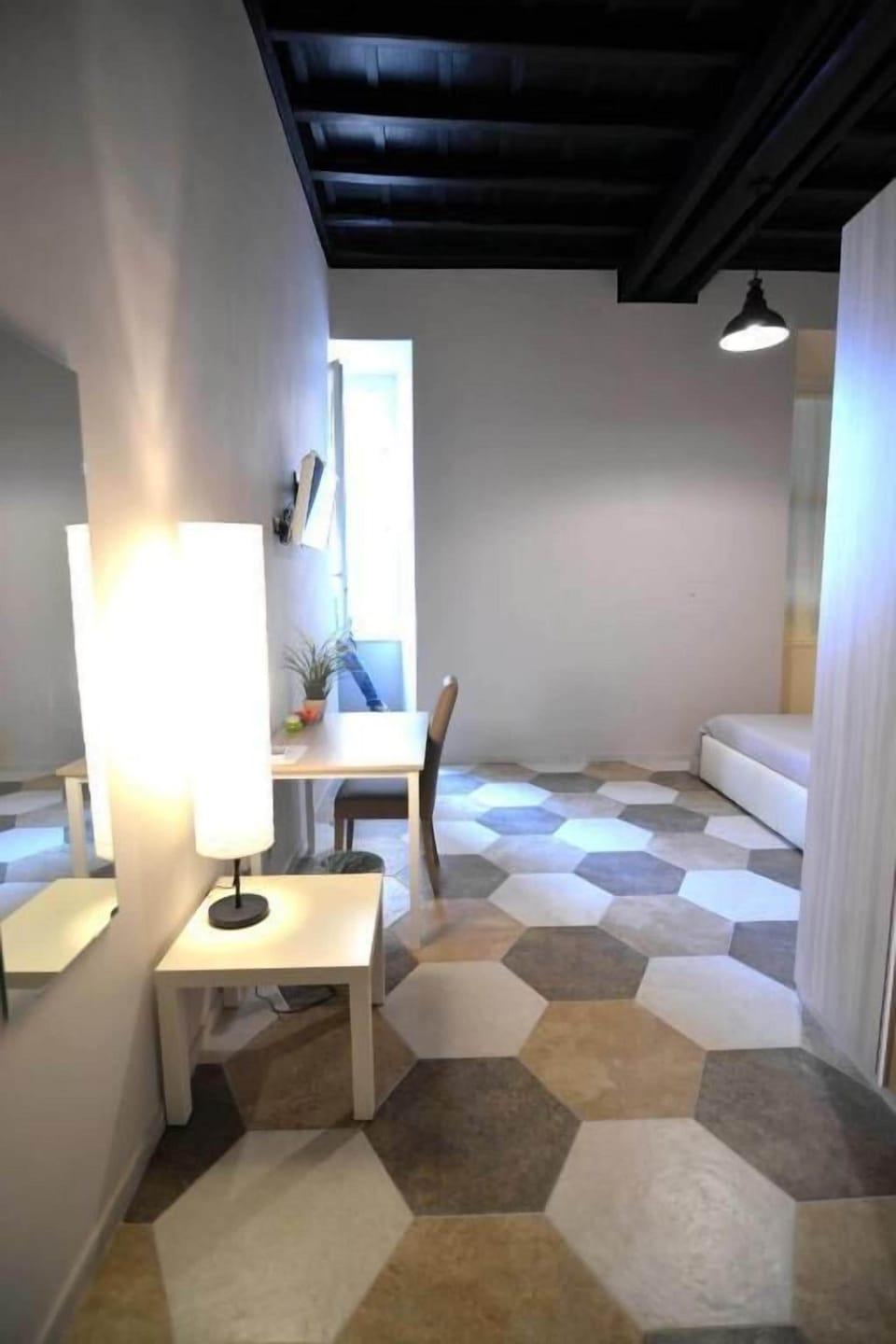 Double Room | Egyptian cotton sheets, down comforters, desk, free WiFi