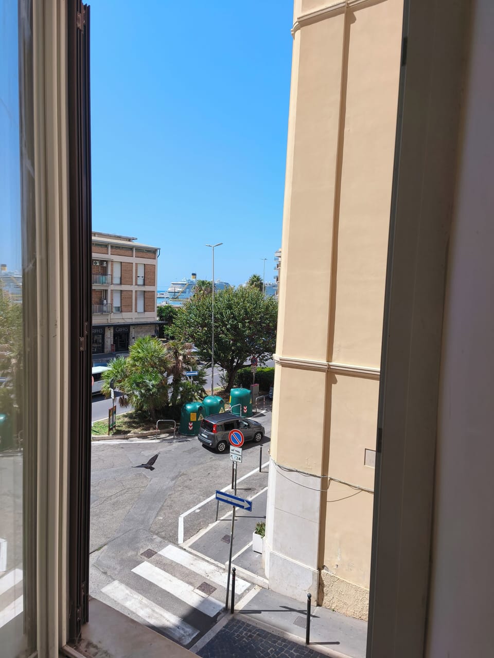 Double Room | Egyptian cotton sheets, down comforters, desk, WiFi (free)