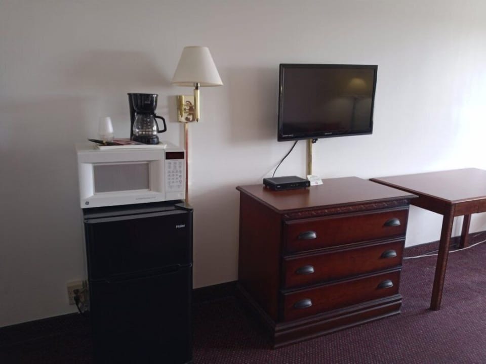 Desk, blackout drapes, iron/ironing board, free WiFi
