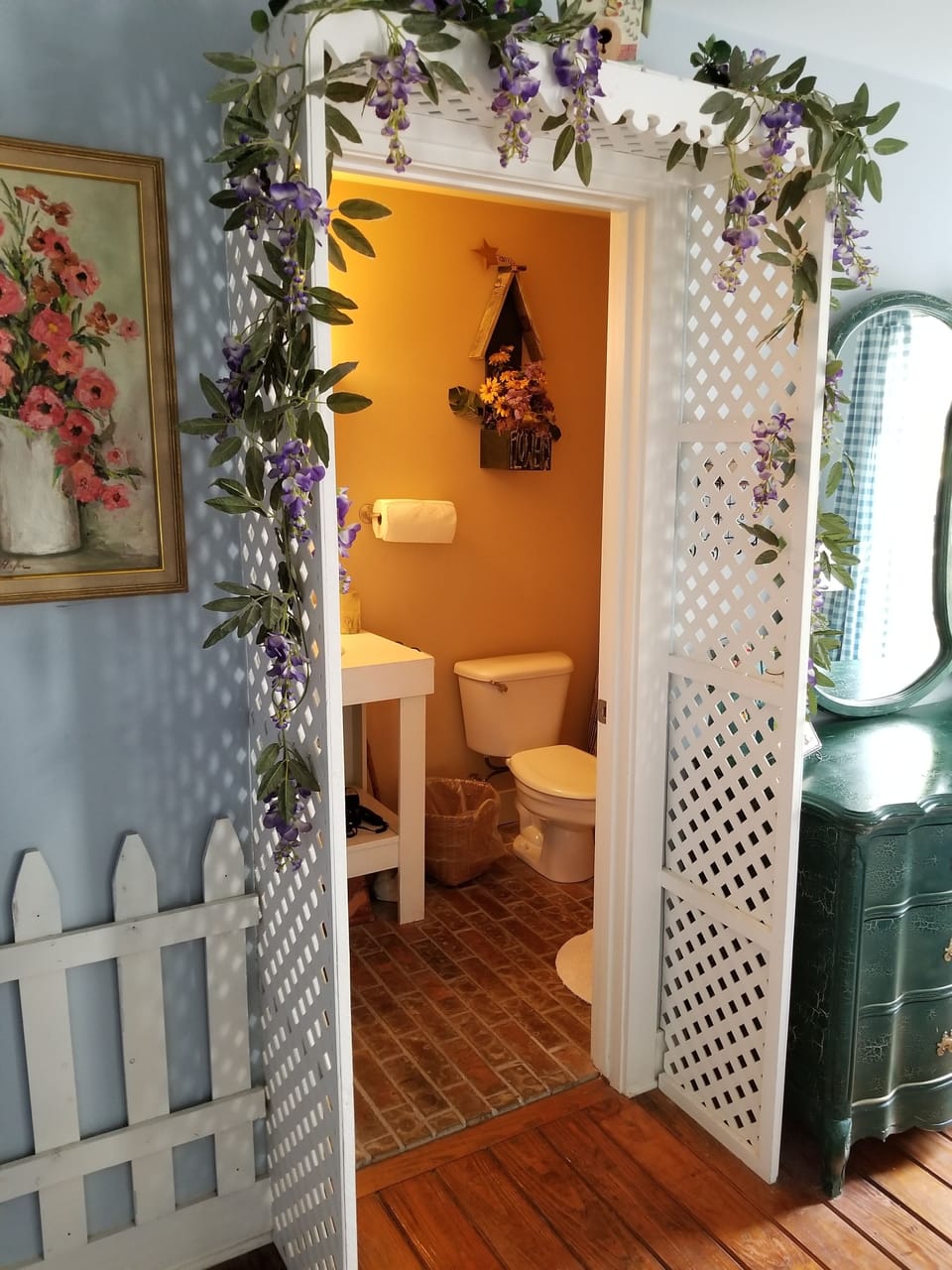 Garden Room | Bathroom | Free toiletries, hair dryer, bathrobes, towels