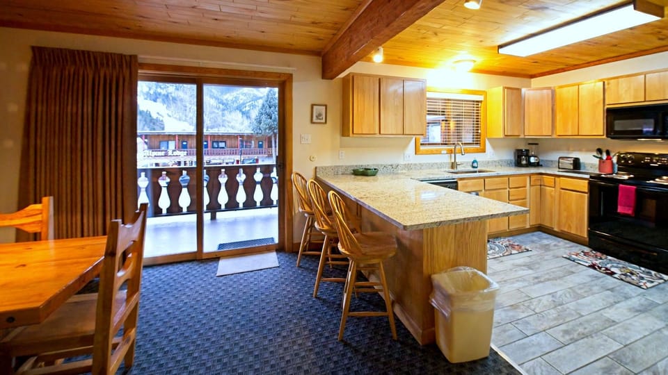 Family Chalet, 2 Bedrooms | Private kitchen | Coffee/tea maker