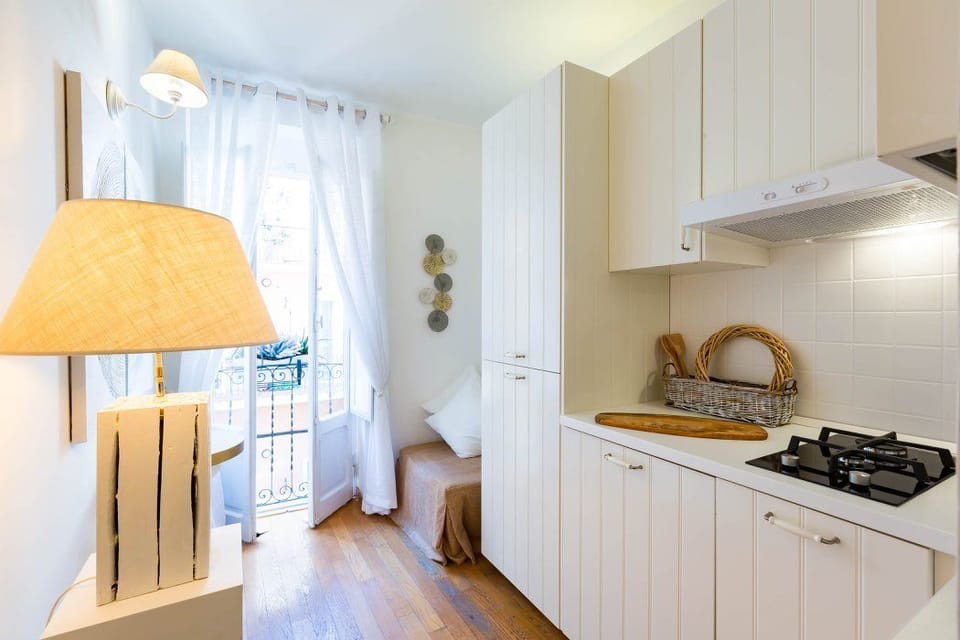 House, 2 Bedrooms | Private kitchen | Fridge, stovetop, espresso maker, coffee/tea maker