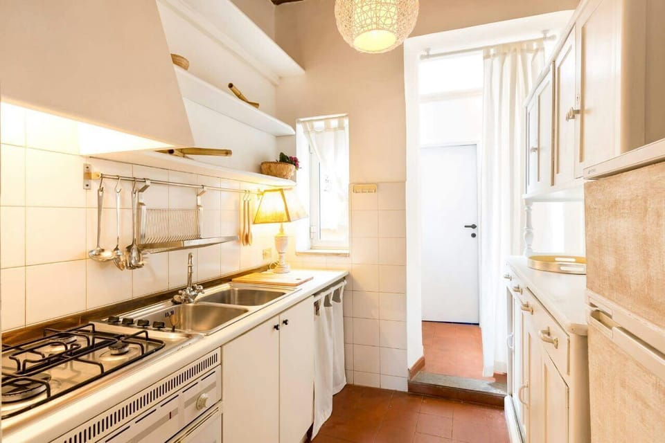Deluxe Apartment, 1 Bedroom | Private kitchen | Fridge, stovetop, espresso maker, coffee/tea maker