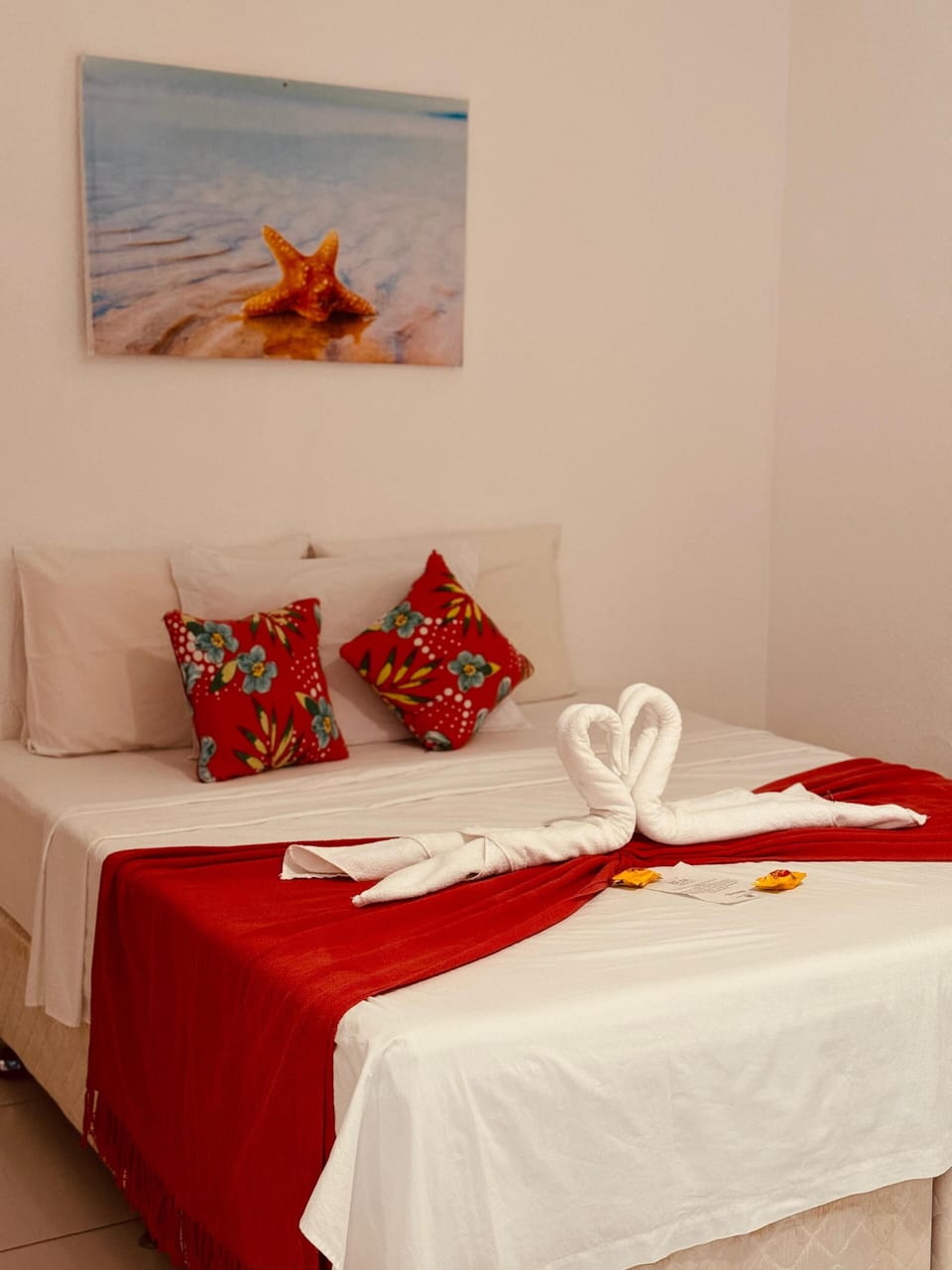 Lounge Room | Minibar, blackout drapes, cribs/infant beds, free WiFi