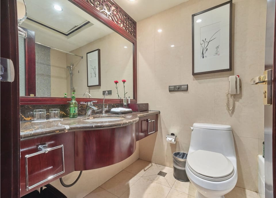Deep soaking tub, rainfall showerhead, free toiletries, hair dryer