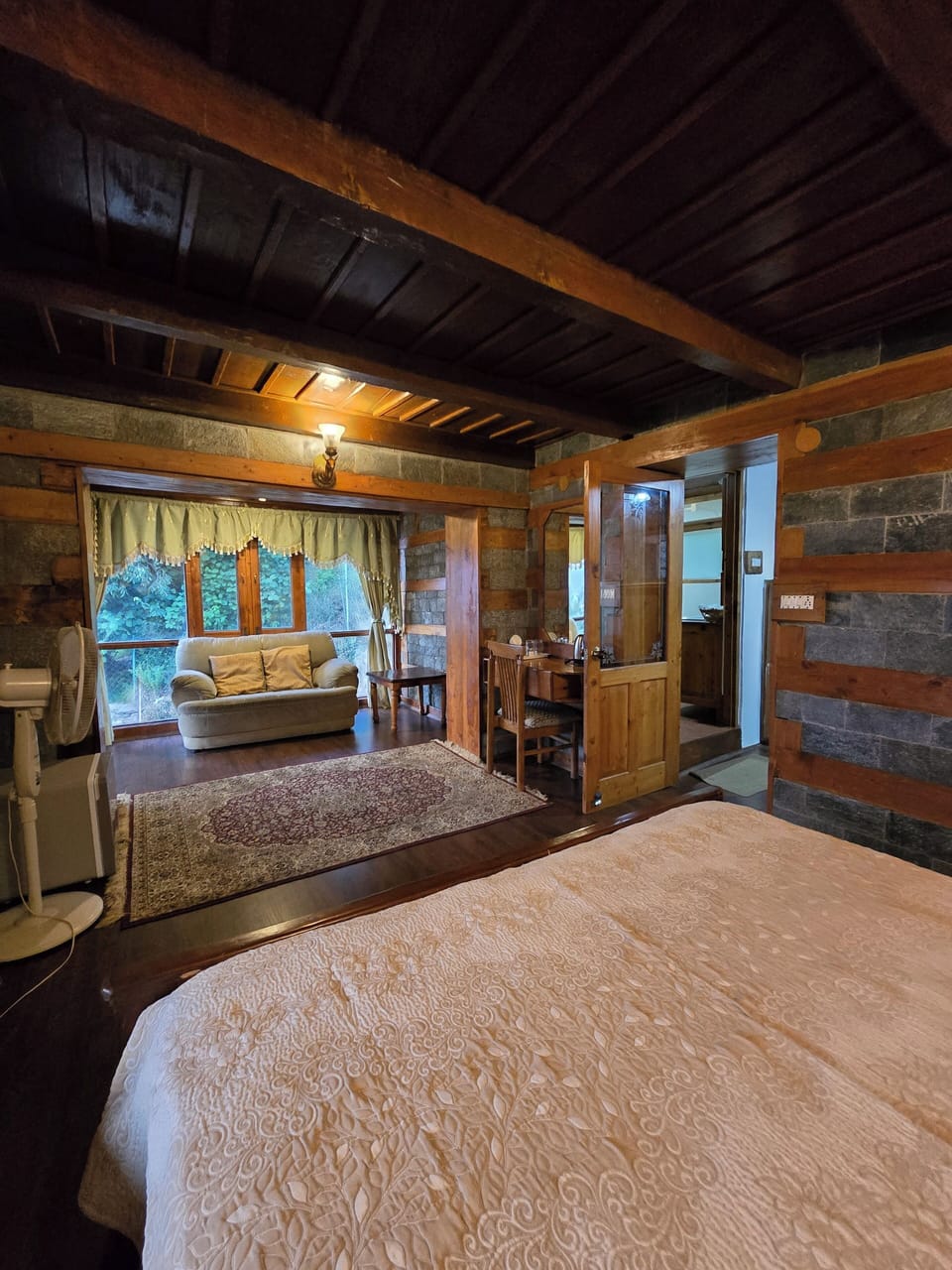 Super Deluxe Room | Minibar, free WiFi, bed sheets