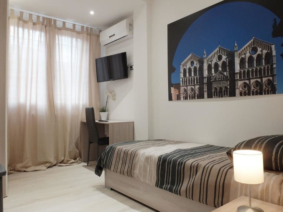 Single Room | 1 bedroom, desk, WiFi (free), bed sheets