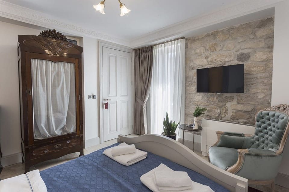 Standard Room | In-room safe, soundproofing, free WiFi, wheelchair access