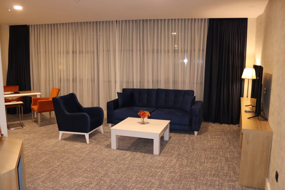 Suite | Living area | LED TV