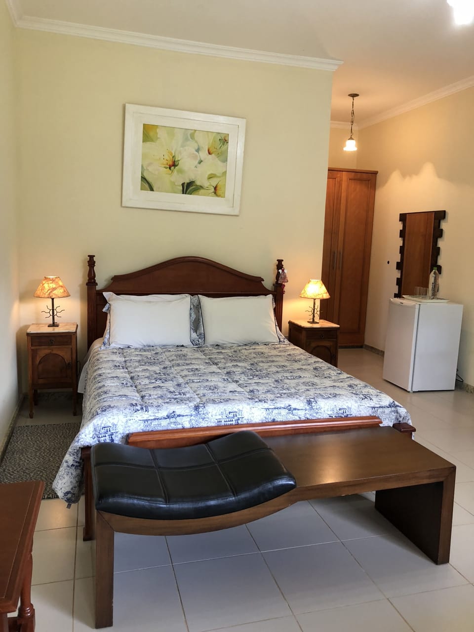 Premium bedding, minibar, free WiFi, bed sheets