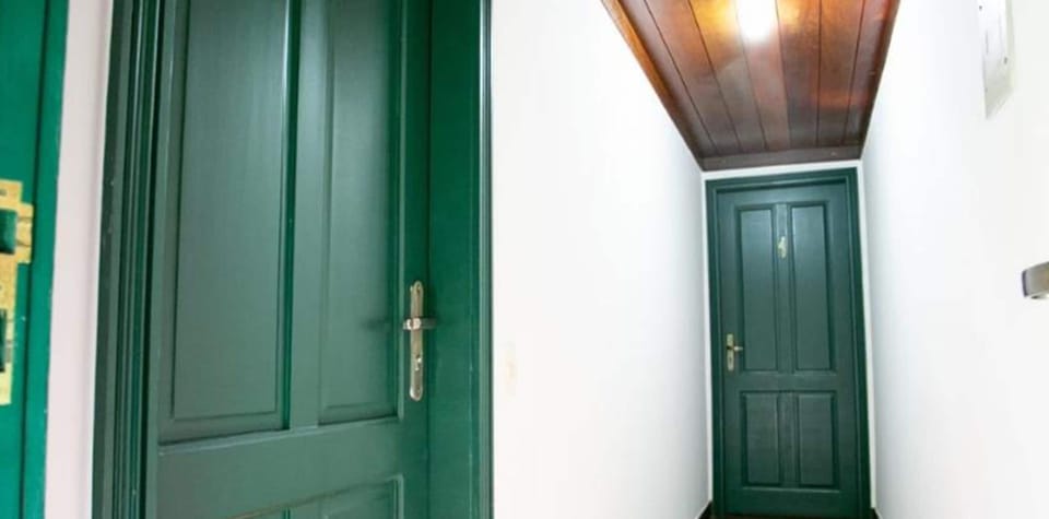 Premium Chalet, 1 King Bed | Premium bedding, minibar, in-room safe, desk