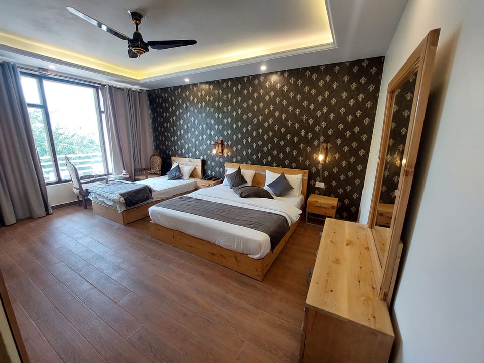 Royal Suite | Egyptian cotton sheets, premium bedding, down comforters