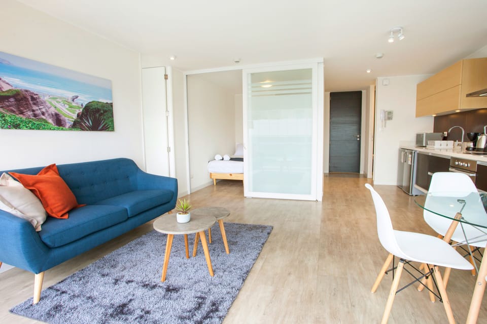 Deluxe Apartment, 2 Bedrooms, Non Smoking, Private Bathroom | 2 bedrooms, premium bedding, down comforters, in-room safe