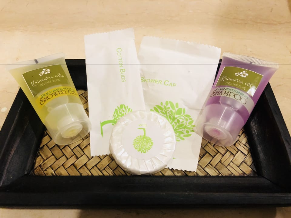Shower, free toiletries, towels