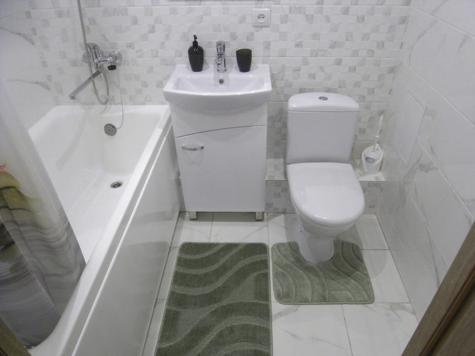 Classic Apartment, 1 King Bed with Sofa bed, Balcony | Bathroom | Free toiletries, hair dryer, slippers, towels