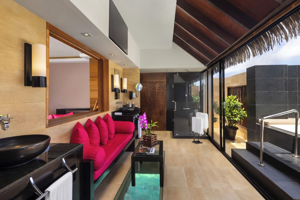 Honeymoon Villa, Jetted Tub (Private Pool) | Bathroom | Jetted tub, rainfall showerhead, free toiletries, hair dryer
