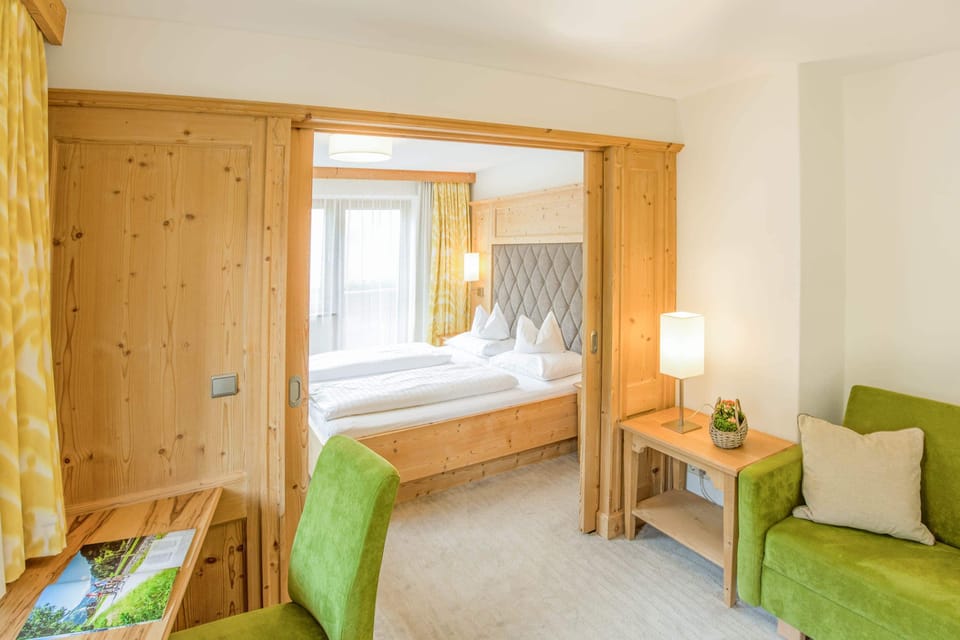 Deluxe Double Room | In-room safe, desk, cribs/infant beds, free WiFi