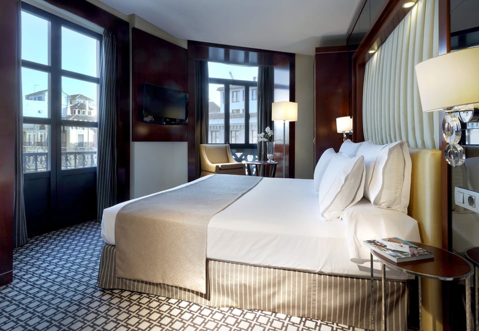 Minibar, in-room safe, desk, soundproofing