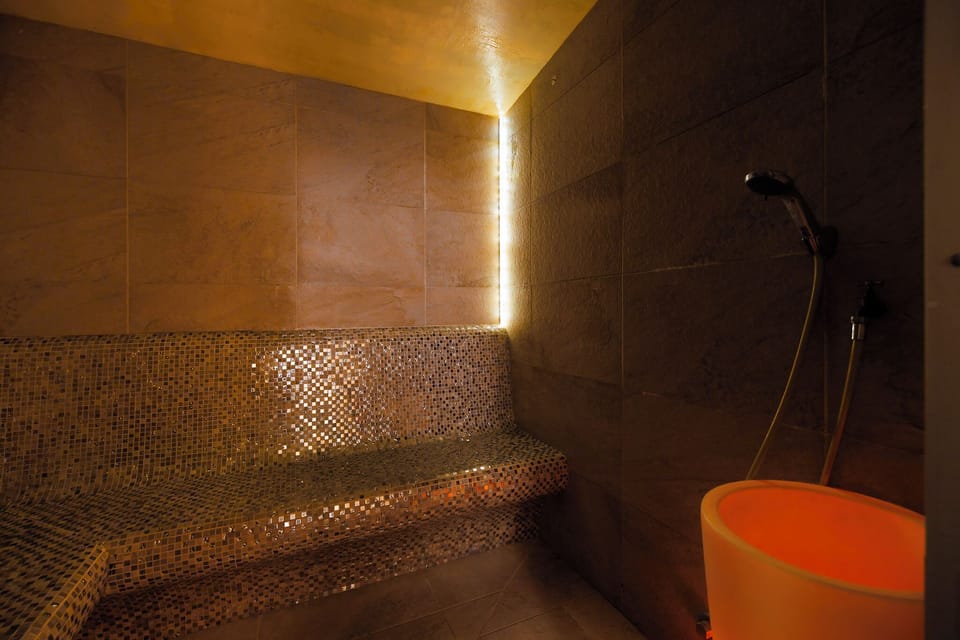 Couples treatment rooms, massages