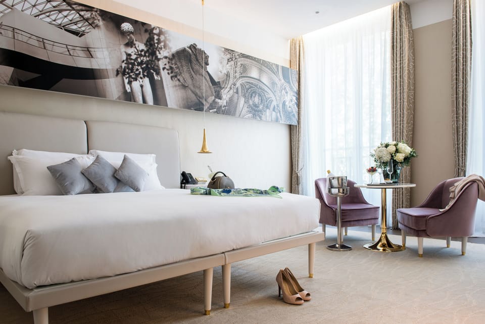 Free minibar, in-room safe, blackout drapes, soundproofing