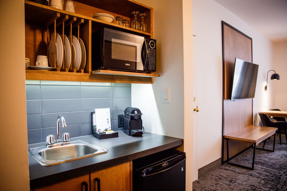 Mini-fridge, espresso maker, coffee/tea maker