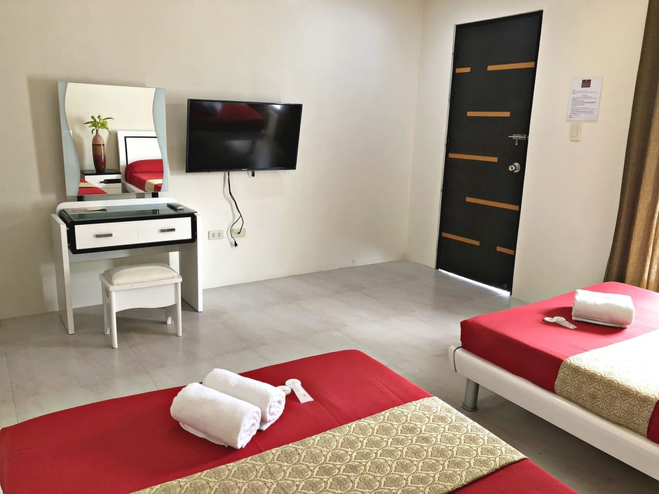 Iron/ironing board, bed sheets