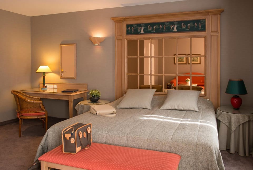 Minibar, in-room safe, desk, blackout drapes