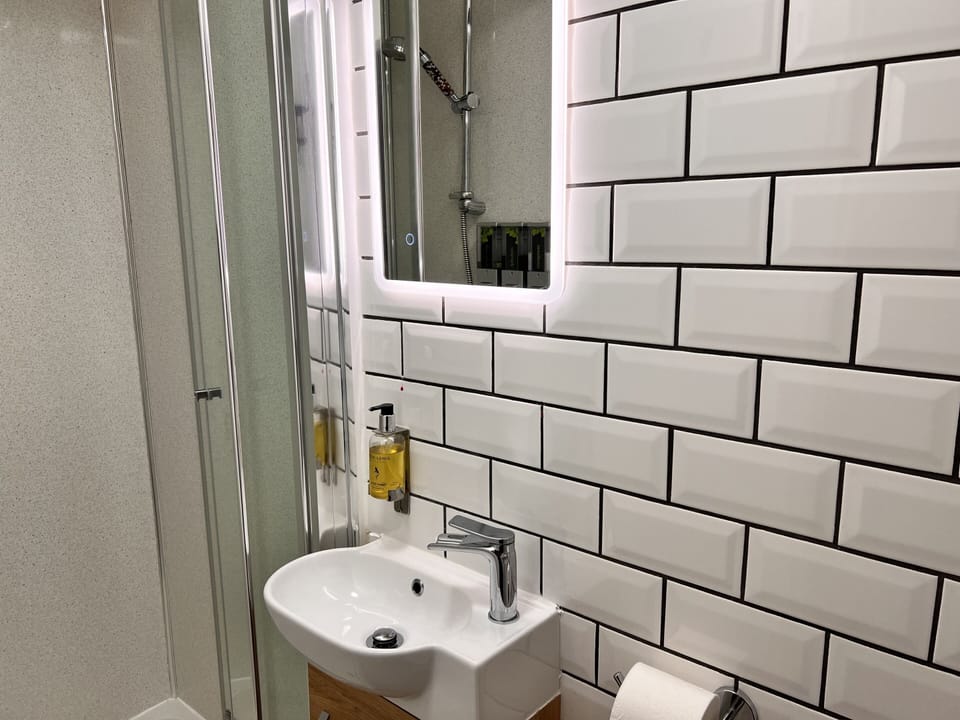 Double Room, Ensuite (1st Floor) | Bathroom