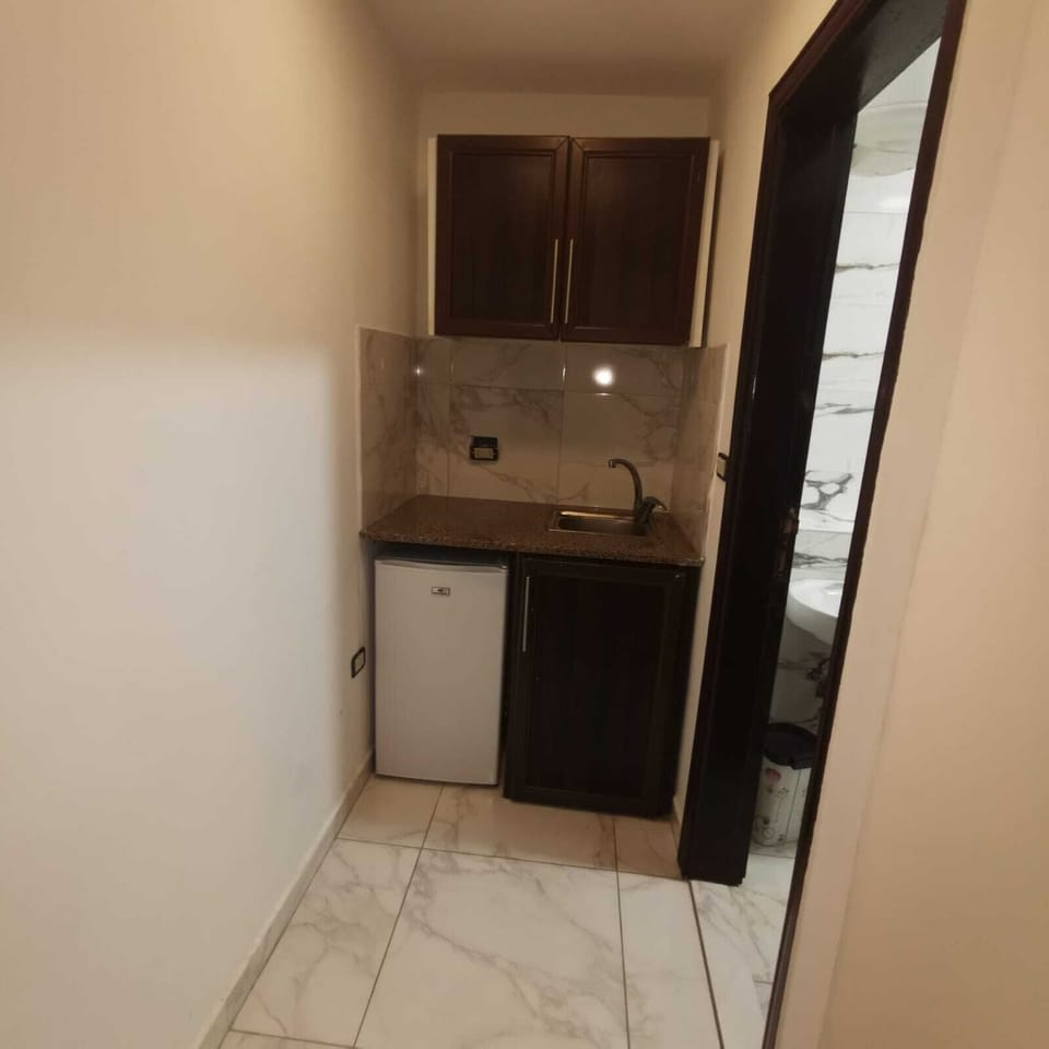 Apartment, 2 Bedrooms | Private kitchen | Fridge, oven, cookware/dishes/utensils