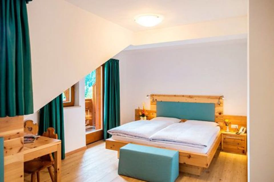 Comfort Double Room (Lärche) | Laptop workspace, soundproofing, cribs/infant beds, free WiFi