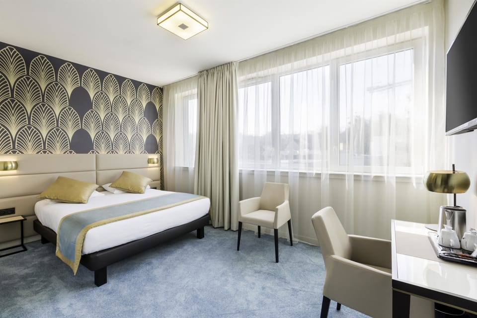Classic Room, 1 King Bed, Non Smoking (Twin bed on request) | In-room safe, desk, blackout drapes, soundproofing