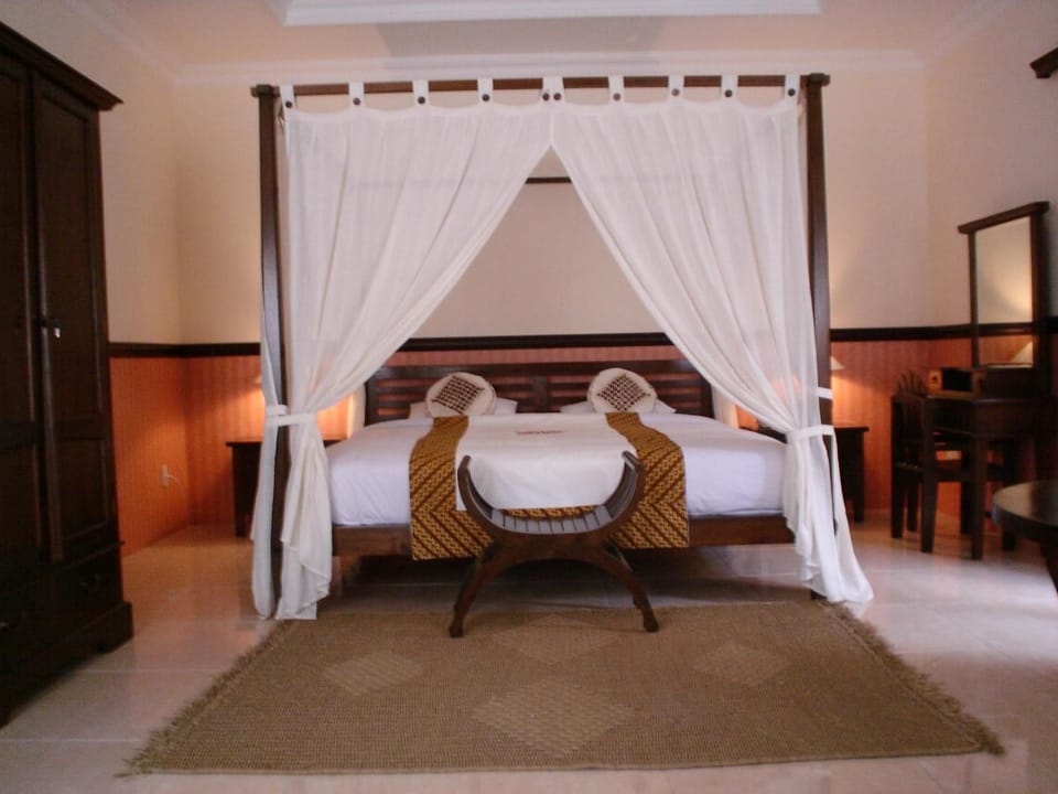 Desk, soundproofing, bed sheets