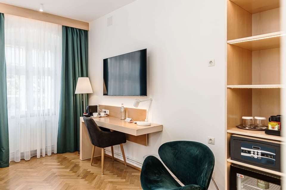 Superior Double Room | Hypo-allergenic bedding, minibar, individually decorated