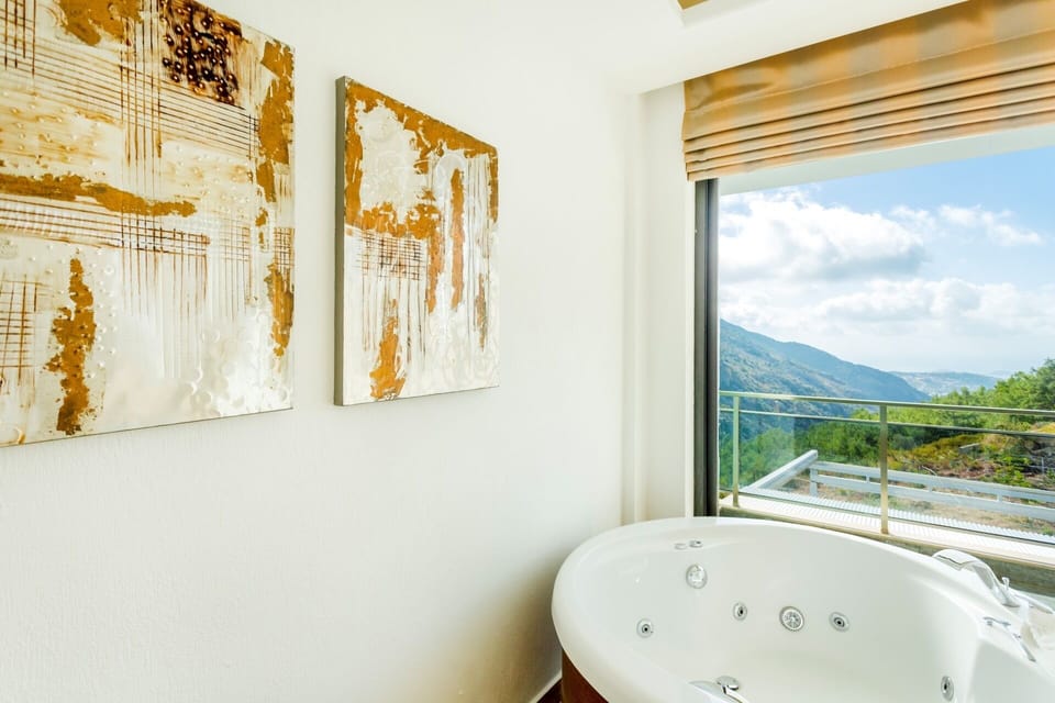 Deluxe Villa | 2 bedrooms, individually decorated, individually furnished, desk